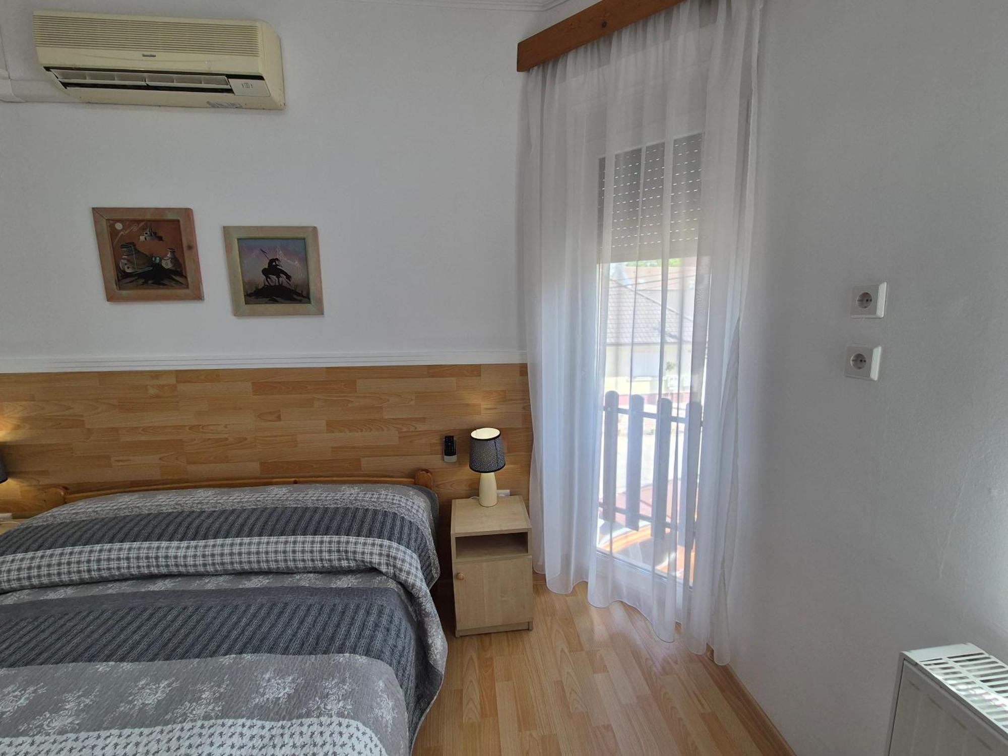 Roxanna Apartman Gyula Ngoại thất bức ảnh