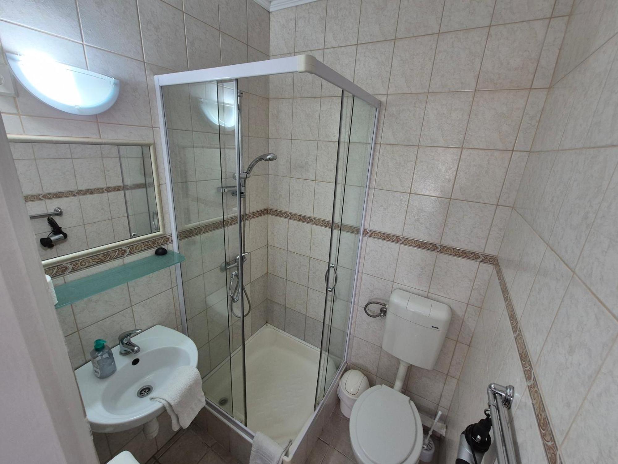 Roxanna Apartman Gyula Ngoại thất bức ảnh