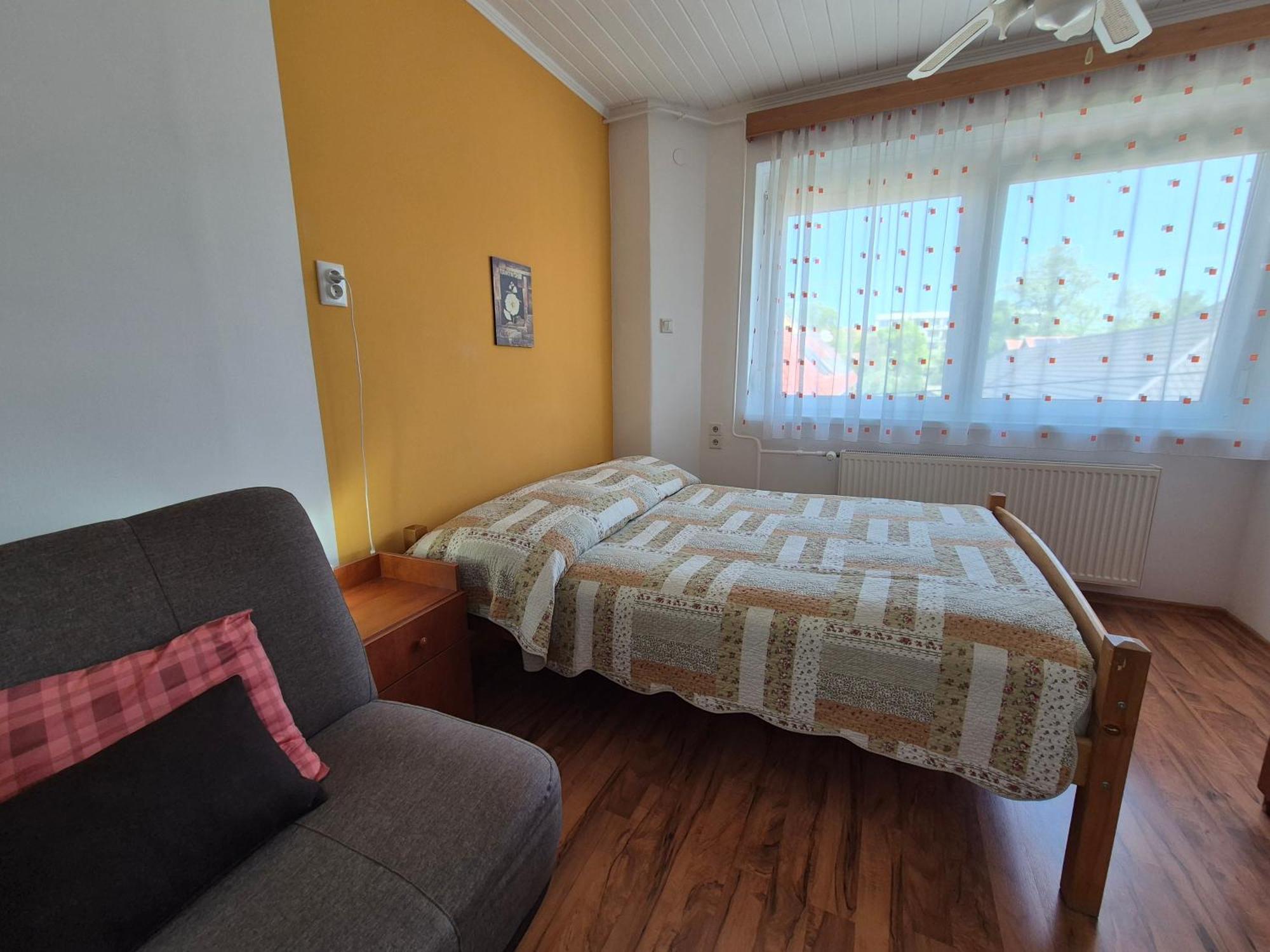 Roxanna Apartman Gyula Ngoại thất bức ảnh